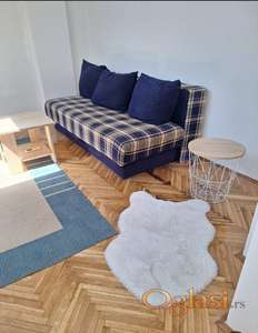 Izdajem garsonjeru na bulevaru oslobođenja